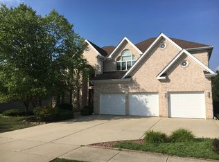 745 Red Maple Ln, Roselle, IL 60172