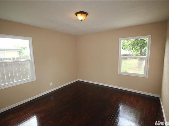 4th image of 2077 W South Tuxedo Ave