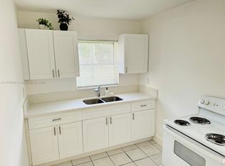 201 NW 77th St APT 1, Miami, FL 33150