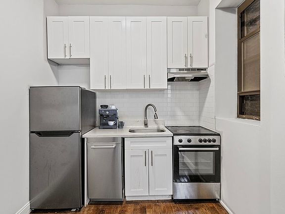 2nd image of 454 W 22nd St #1
