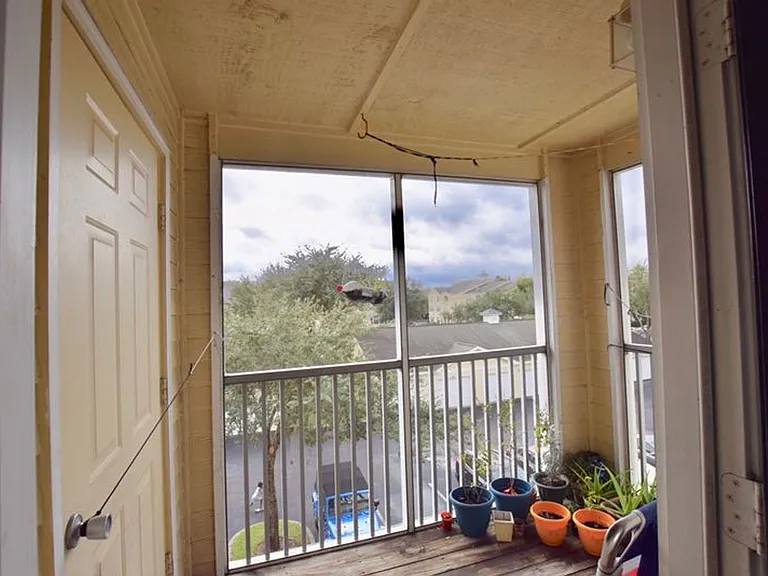 18489 Bridle Club Dr — Photo 2