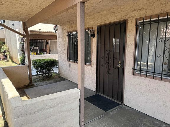 4th image of 867 W San Ysidro Blvd Unit 5