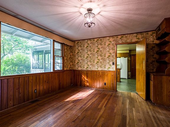 5th image of 803 W Cranford Ave