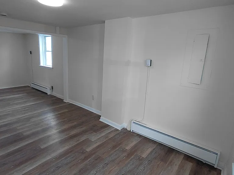 South Main Apartments — Photo 29
