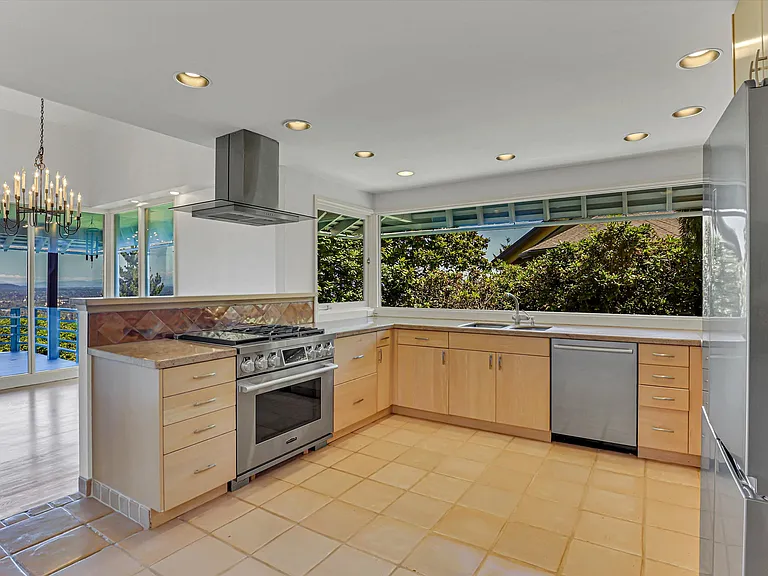 17642 Upper Cherry Ln — Photo 11