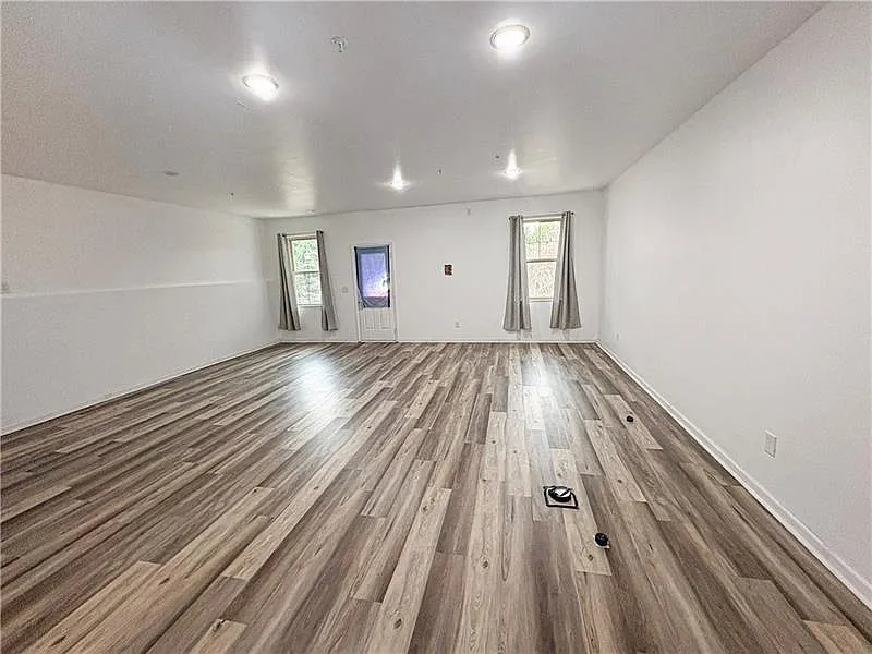 3 bed, 2.5 bath, 1857 sqft, $2,500 — Photo 3
