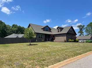 204 Floyd Meadow Dr, Inman, SC 29349