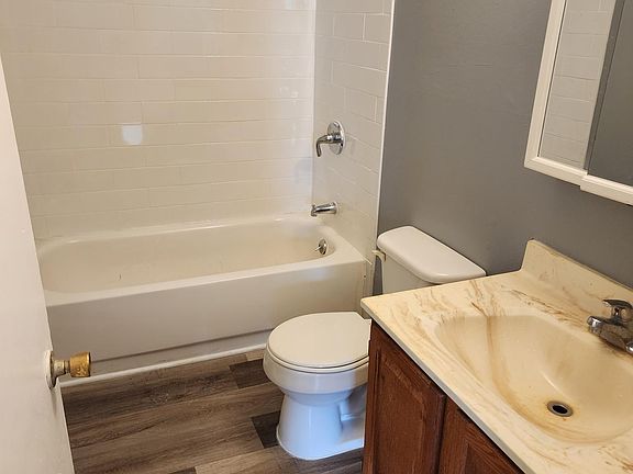 3rd image of 3312 Sablewood Dr APT 2