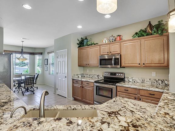 4th image of 18725 N Siltstone Ln