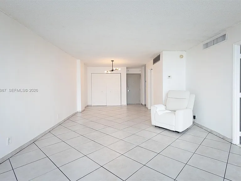 6770 Indian Creek Dr #7B — Photo 21