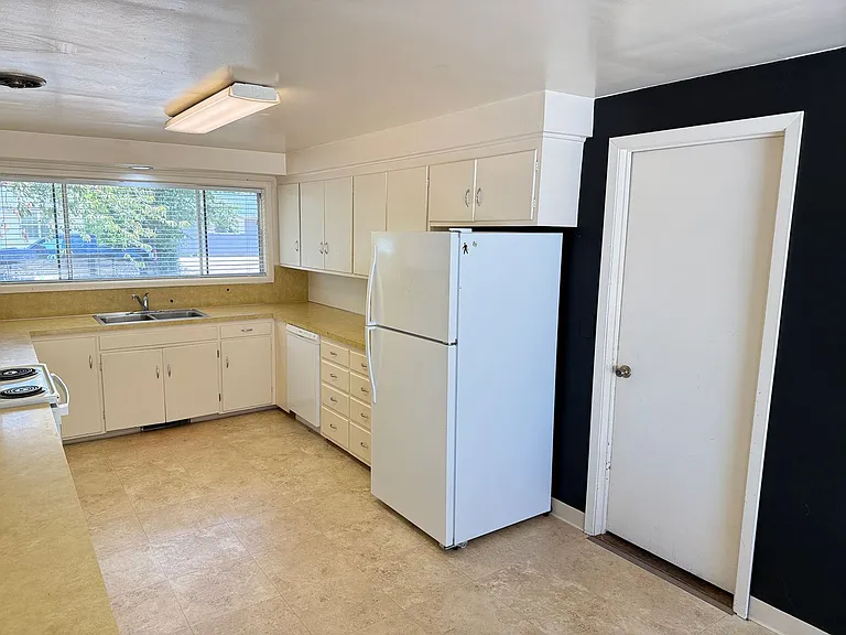 1670 Escalante St — Photo 14