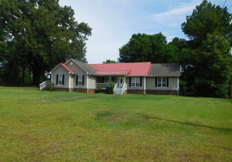 2nd image of 135 Quail Run Rd