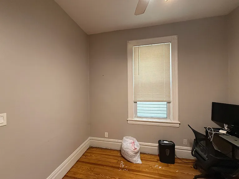 308 Columbia Ave #2R — Photo 4