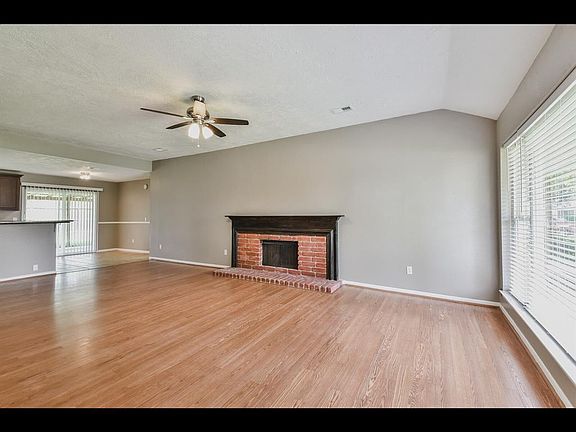 2nd image of 3604 Dorothy Ln