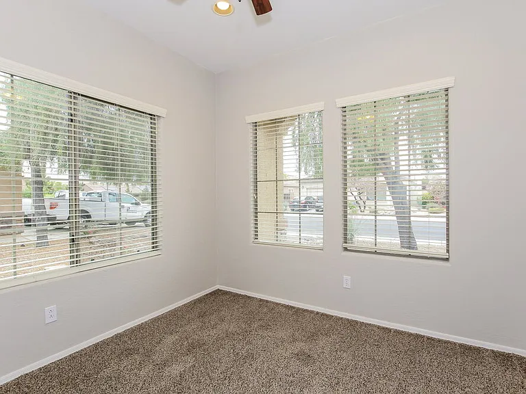17722 W Marshall Ln — Photo 10