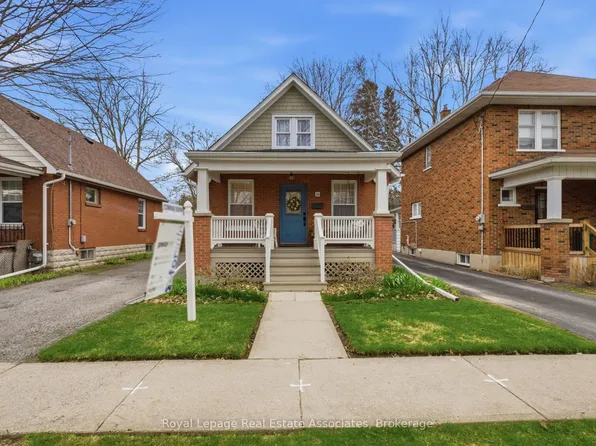 26 Arlington Ave, Oshawa, ON L1G 2N4