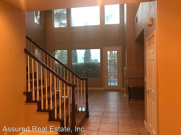 3rd image of 305 Queen Creek Cir