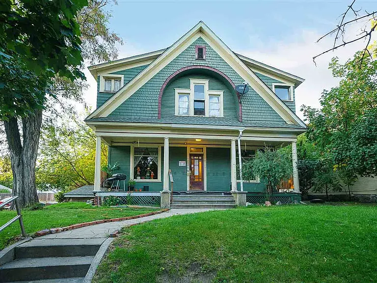 1028 West Augusta Avenue — Photo 2
