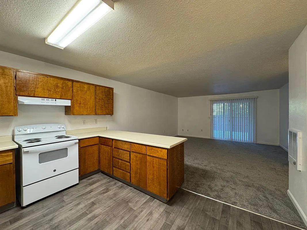 2 bed, 1.0 bath, 784 sqft, $1,550 — Photo 3