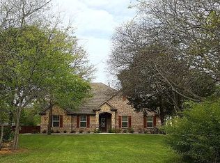 207 Lakeshore Rd, Shady Shores, TX 76208