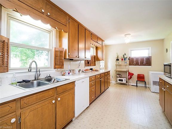 4th image of 3012 Mornstar Pl