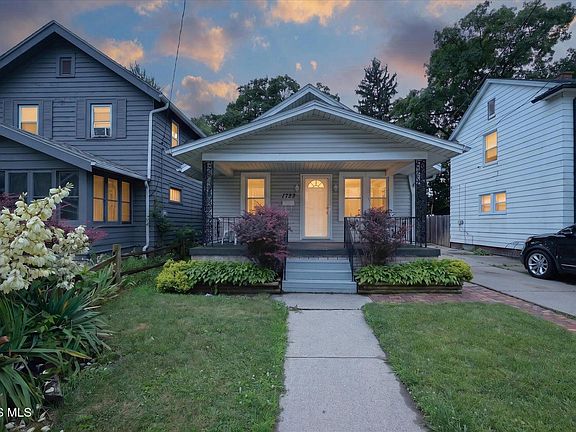 2nd image of 1733 Loxley Rd