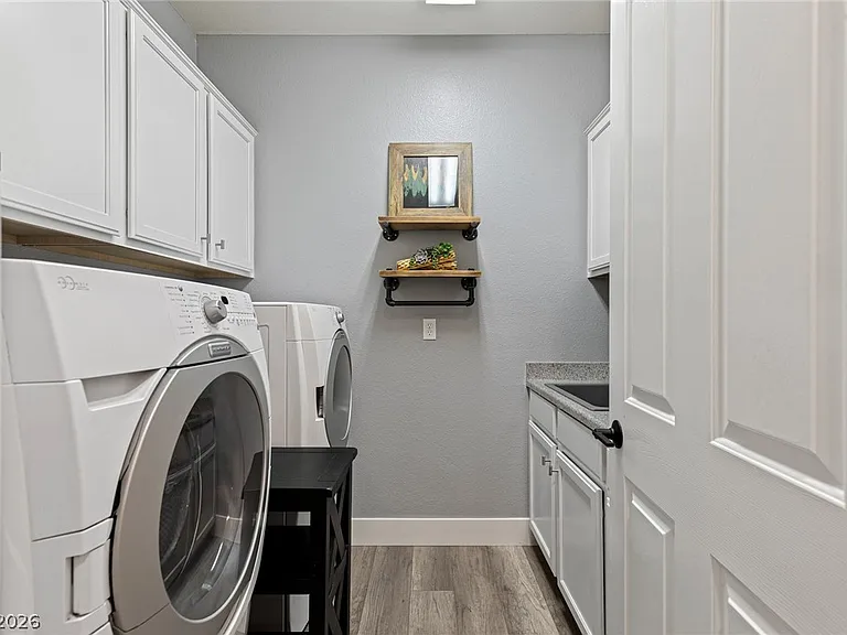 9421 Queen Charlotte Dr — Photo 64