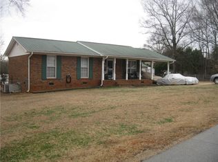 303 Meadow Dr, Seneca, SC 29678