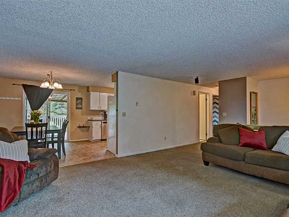 5th image of 3207 N Wilbur Ct