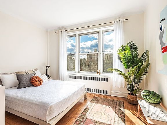3rd image of 60 Plaza St E APT 6G