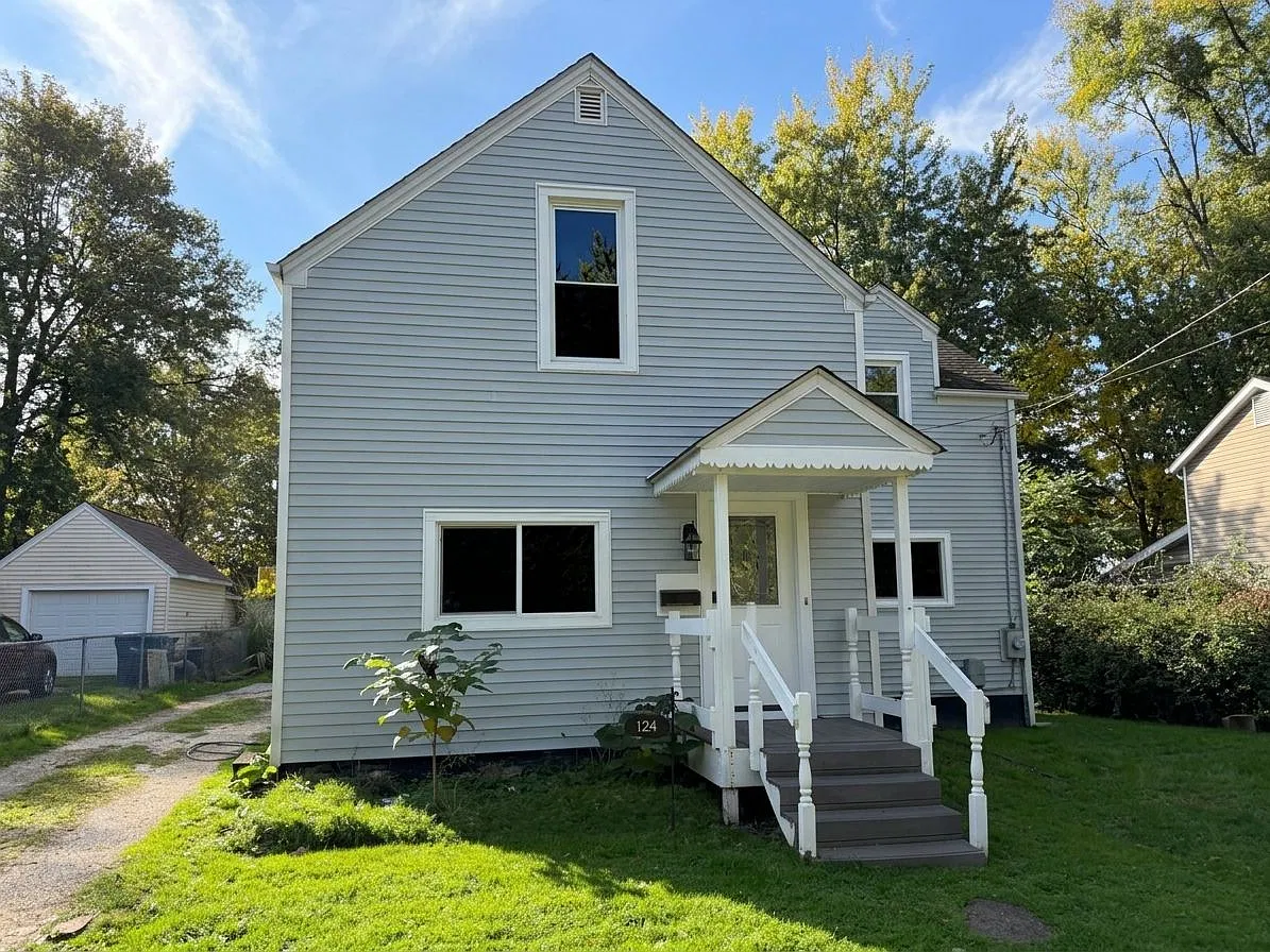 4 bed, 1544 sqft, $2,999 — Photo 1