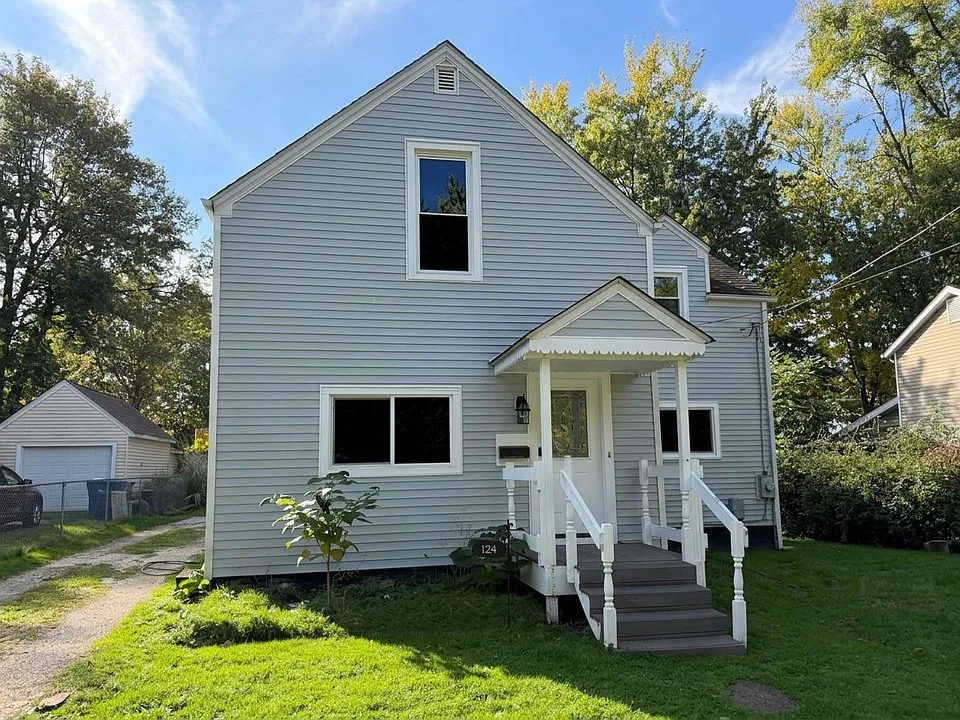 124 W Elm St