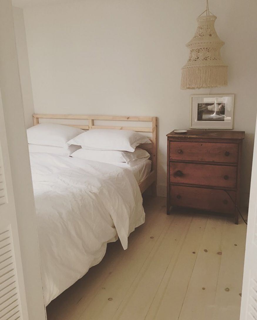  Queen Bedroom