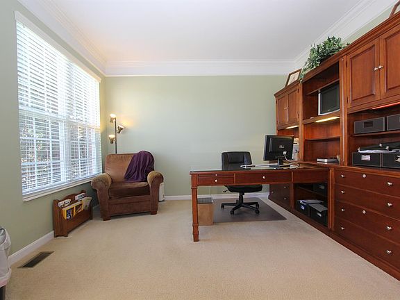3rd image of 6397 Mueller Lakes Ln