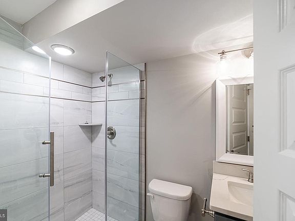 5th image of 1524 W Stiles St #1