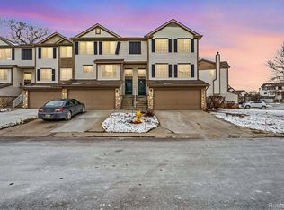 223 Oak Ridge Dr, Pontiac, MI 48341