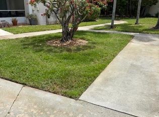 805 Hummingbird Way APT 2D, North Palm Beach, FL 33408