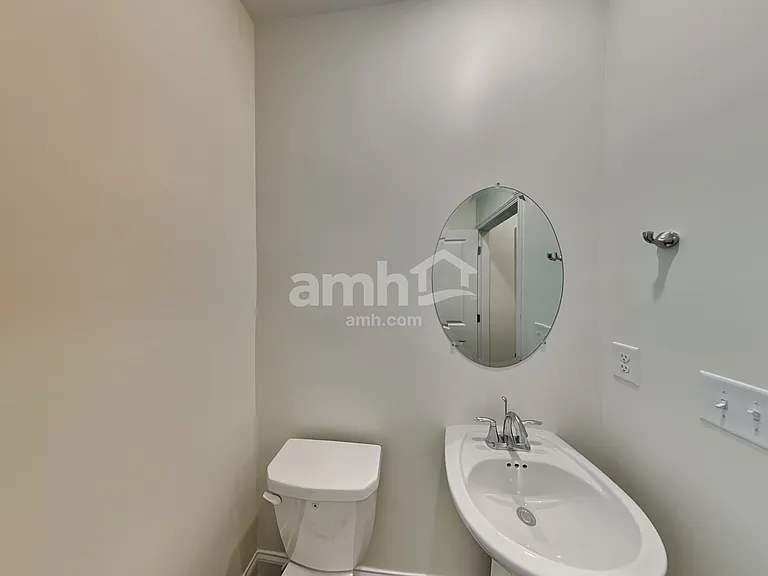 3880 Chivalry Dr — Photo 10