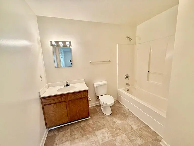 109 Ridgewood Ln — Photo 7