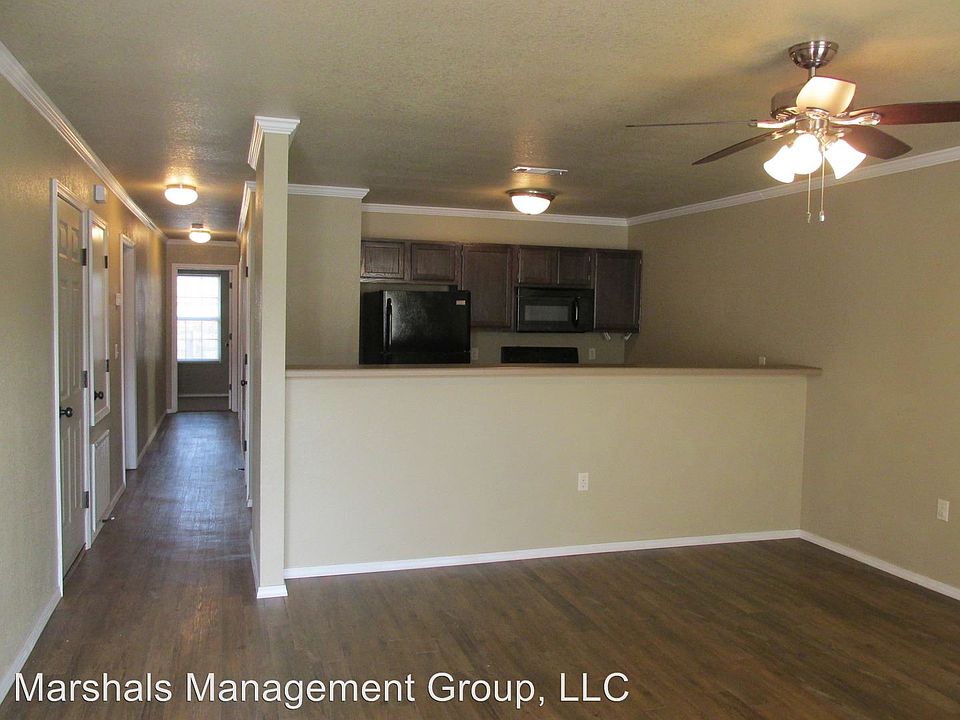 2nd image of 2715 Oakview Rd
