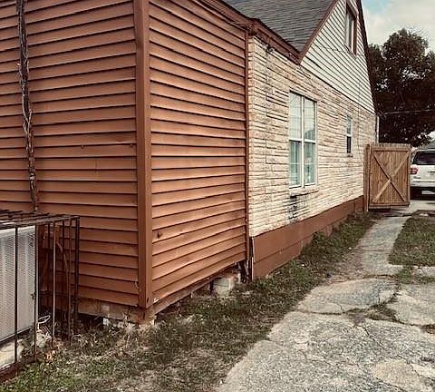 3rd image of 7108 Eastwood St