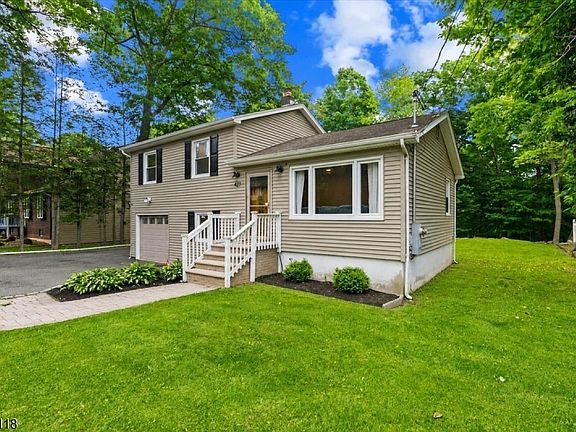 2nd image of 427 Shepperd Ln