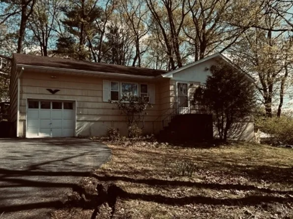 264 Carentan Rd, Hopatcong Boro, NJ 07843