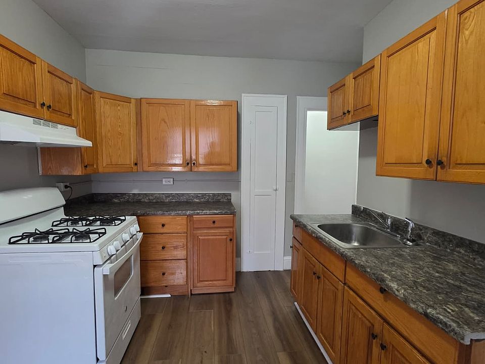 1st image of 92 Main St #2AA