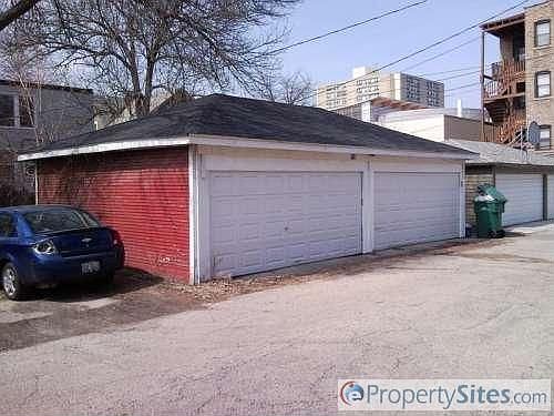 3rd image of 118 S Lombard Ave