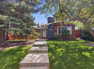 10504 W Spadina Dr SW, Calgary, AB T2W 0T4