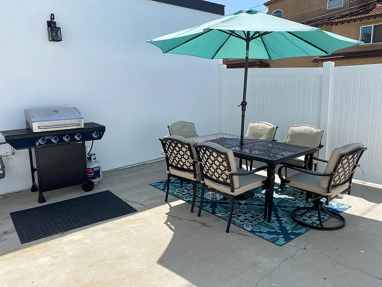 861 Emerald St — Photo 10