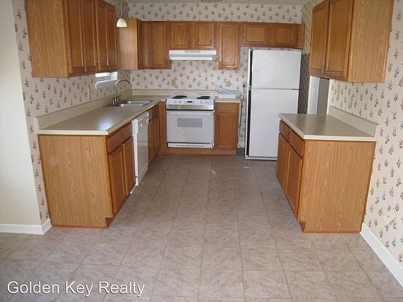2nd image of 137 Carriage Hill Dr
