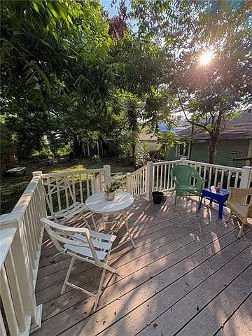 7816 S Claiborne Ave — Photo 14