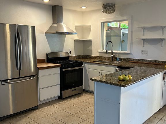 3rd image of 4415 Vine St
